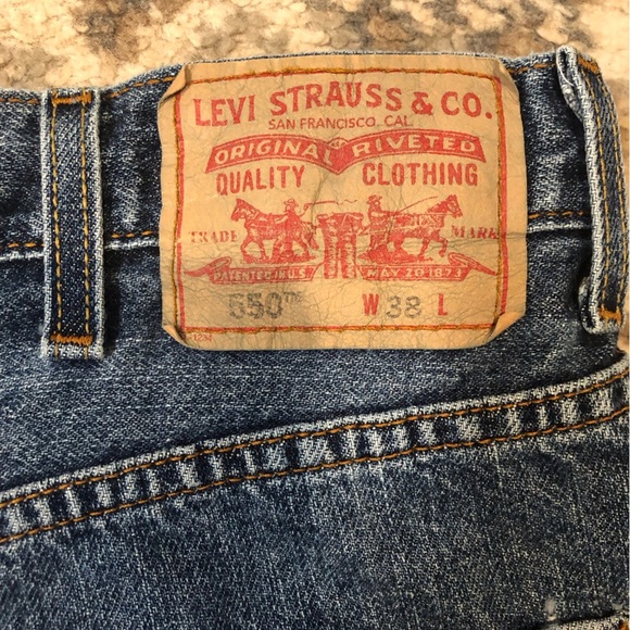 VTG Levi's Blue Jean Shorts Classic Denim Style Red Tab Mens 38x11 - Picture 4 of 5